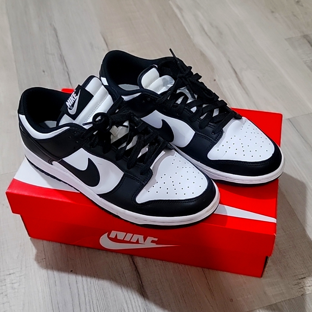 Womens Nike Panda Dunks
